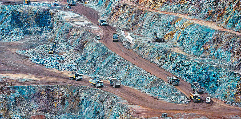 ■紫金礦業以每股6.5加元現金，收購加拿大鋰鹽商新鋰公司。p/　　