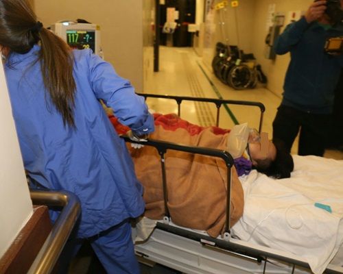 韩男与女友争执 情绪激动厕所上吊获救 - 星岛头条网