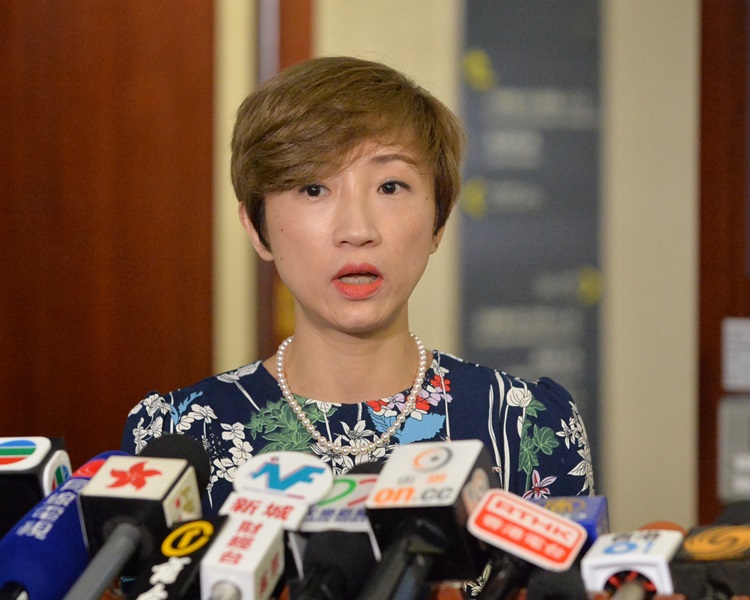 每当塌树时 想起陈淑庄