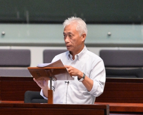 梁耀忠被轰解雇拒付遣散费 员工引述「钟意可以返嚟做义工」