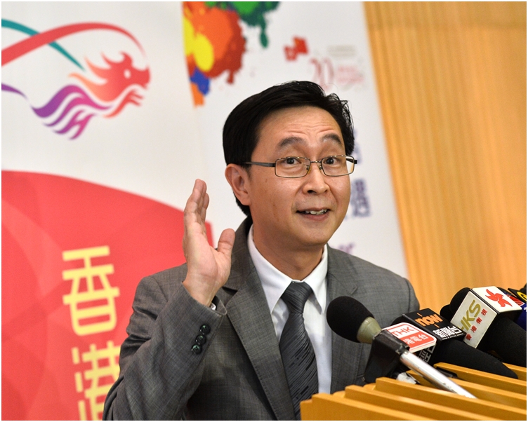 新创建集团继2004年招揽警队前「一哥」曾荫培加入后