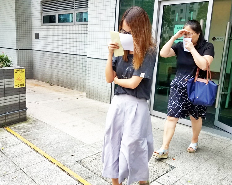 報稱自僱人士的32歲首被告劉佳妮(前)。蕭文軒攝
