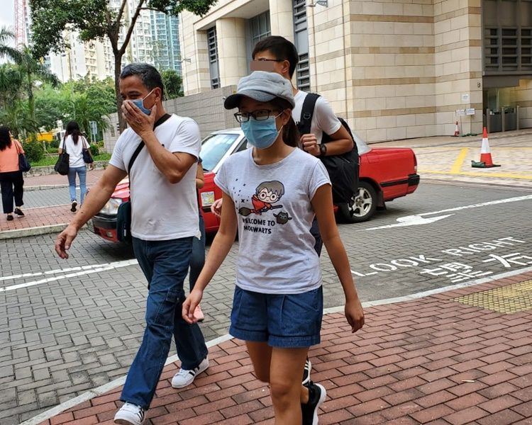 被告林曉樺(戴口罩女子)。蕭文軒攝