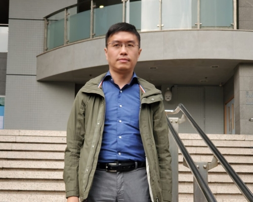 【7.7遊行】區諾軒否認襲警或自辯 控方突撤隱去警員姓名申請