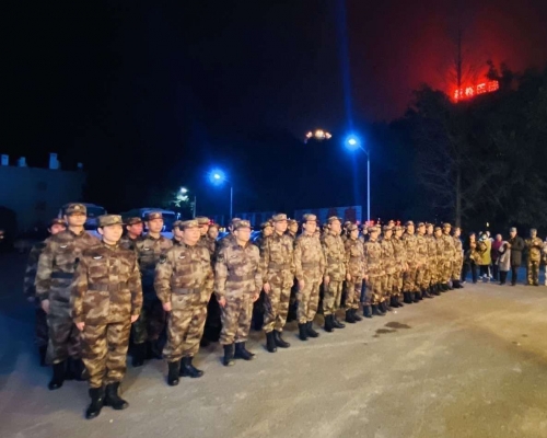 【武漢肺炎】解放軍派醫護人員到武漢醫院救治患者