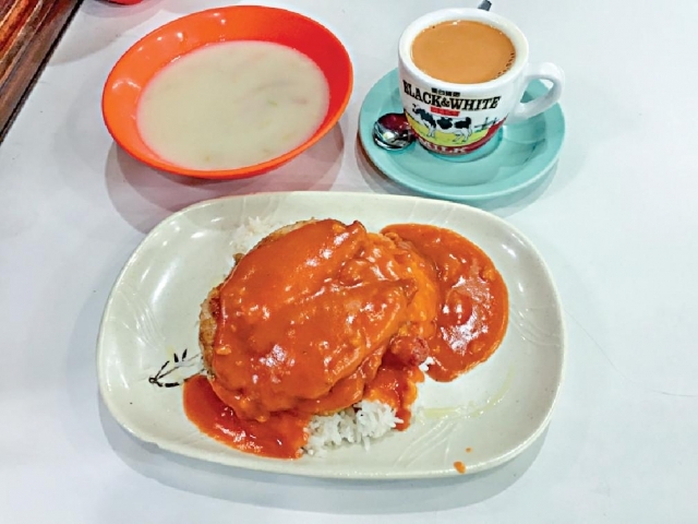 ■愛群餐廳嘅招牌絲襪奶茶將成為街坊嘅集體回憶。