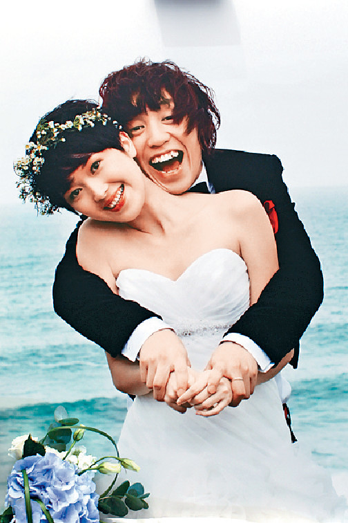 ﻿■2011年，拍拖兩個月的Tom和Leanne奉子成婚，至今仍甜蜜蜜。