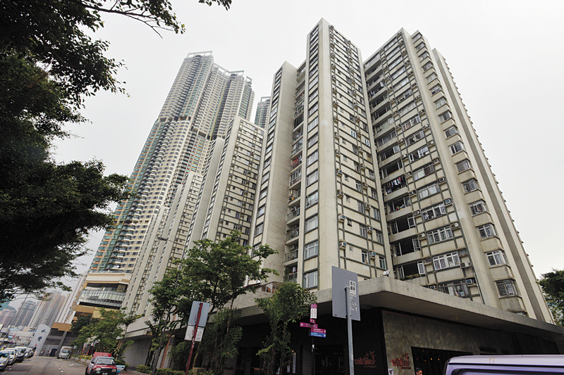 以958萬元放售西灣河鯉景灣簡約樸實廳 | 頭條日報