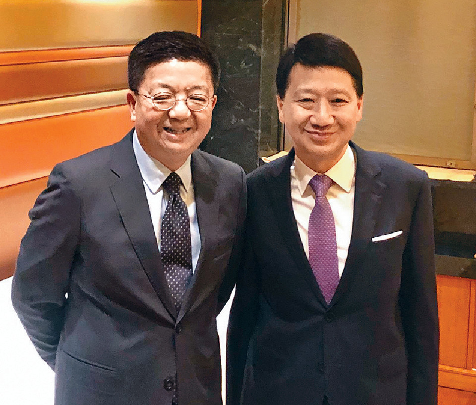 ■旅發局新任主席彭耀佳（右），旅發局總幹事劉鎮漢（左）。p/　　