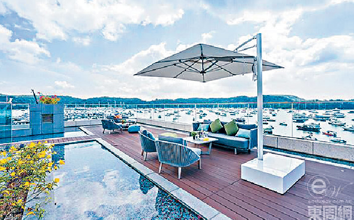 ■又可以在酒店休息及享用海天一色的天台泳池。 p/　　