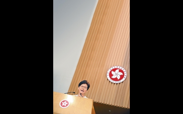 傳港府研立?#27602;o急法》 特首:檢視法律止暴