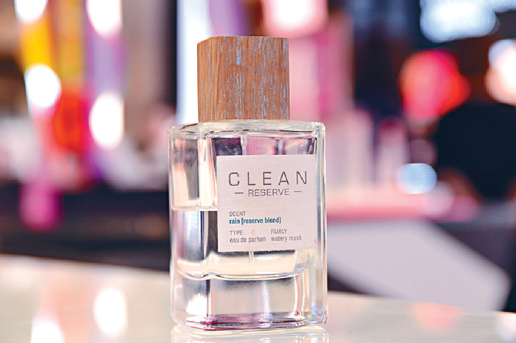 3.CLEAN Reserve Perfume$850p/　　點評︰充滿清新香味的香水，令人好舒服，跟其他香噴噴的香水很不同。p/　　