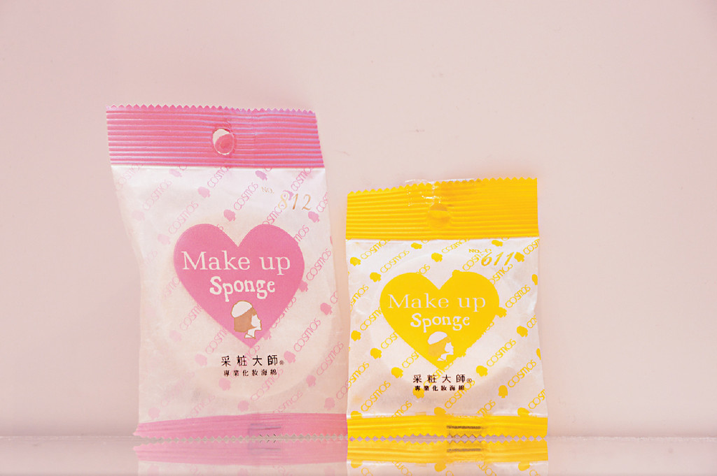 Cosmos Make Up Sponge$8起p/　　這海棉連台灣彩妝師都選用，可令粉質更貼面，質地軟綿綿，上粉特別舒適。