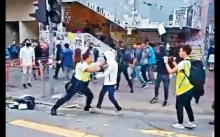 遭兩方面威脅開三槍 交警制止搶槍轟中IVE生