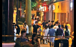 身家億五 最鍾意同細路玩 揭鄭伊健不老之謎