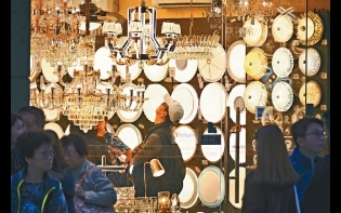 兩電加價獲抵銷 同向基層戶派餐券