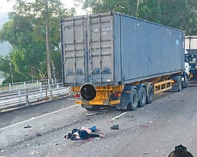 七人車公路故障落車查看運輸東主遭追尾兩車輾斃 頭條日報