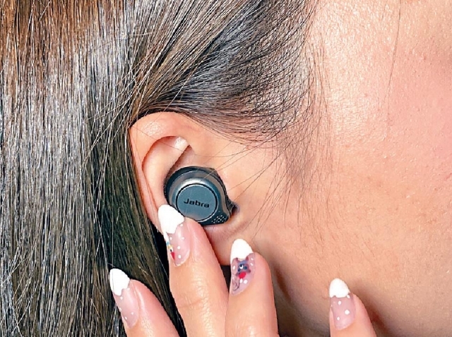 今代耳筒體積減少了25%，戴起來貼耳舒適。