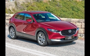 搶閘出擊 CX-30玩動感
