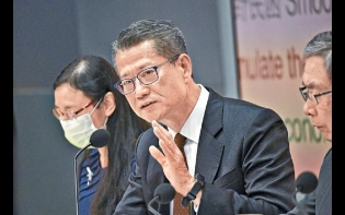 七月申請 最快八月落袋 財爺開庫人人派一萬
