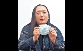 台行政院委員拍片教「乾蒸口罩」 重點:原汁原味不加水