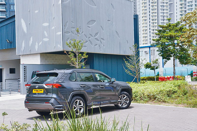 香港首改rav4幻變狂牛 頭條日報