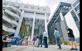 食肆每枱可增至12人 營業至凌晨 打兩針疫苗限聚鬆綁