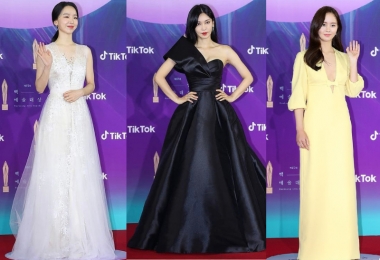 【2021百想藝術大賞】韓女星走紅地毯穿搭 黑白色晚裝裙最受歡迎 【2021百想藝術大賞】韓女星走紅地毯穿搭 黑白色晚裝裙最受歡迎