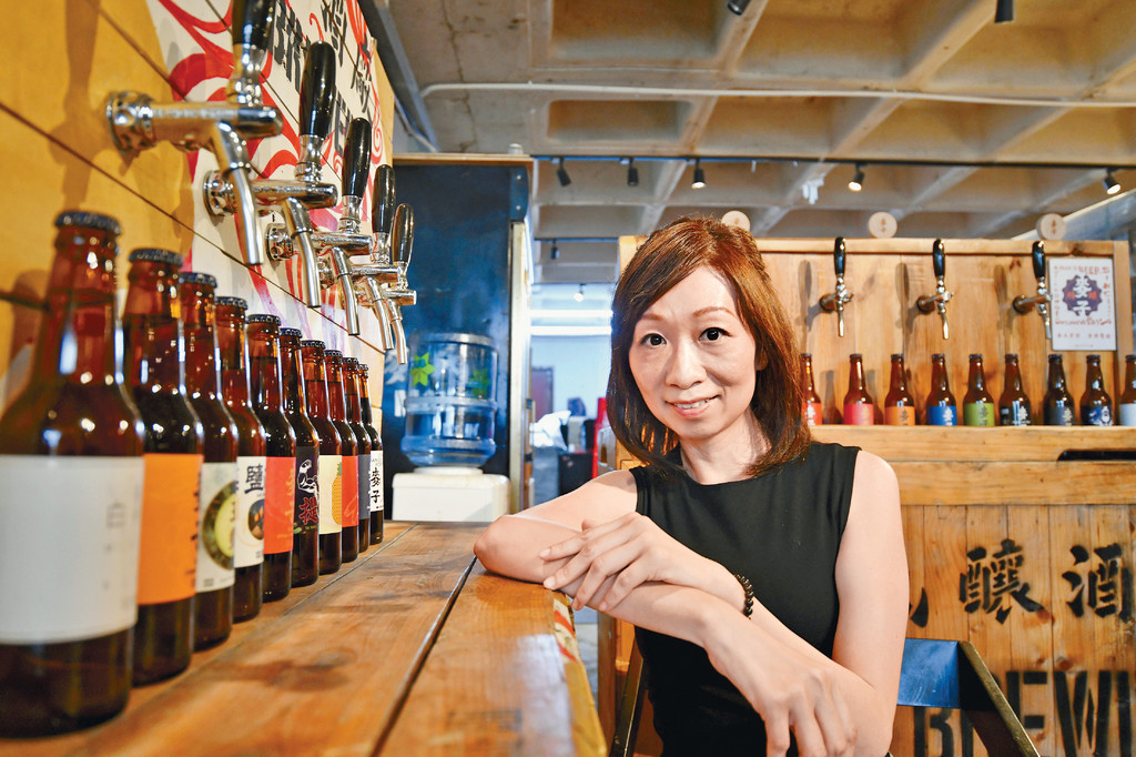 ■Pure Living行政總裁何寶琪與科大團隊研發本地首款天然酵母，並與釀酒廠合作推出新口味啤酒。