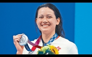 何詩蓓200米自由泳締歷史再戰100米 女飛魚摘銀 明有望再衝牌