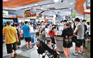 商場超市紛推優惠吸客 消費券到手 市民使得爽