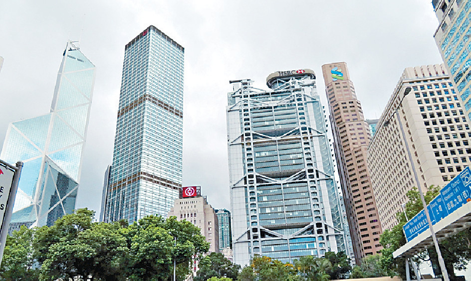 ■內地房地產行業流動性事件對香港銀行的直接影響有限，港銀上季撥備情況可能會較市場預期好。資料圖片p/　　