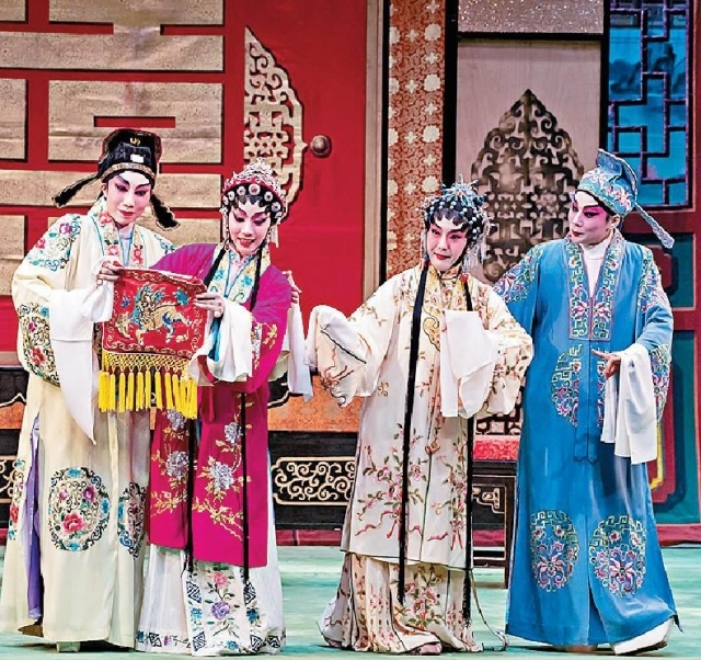 ■（左起）千珊、謝曉瑩、李沛妍及關凱珊認真投入角色。
