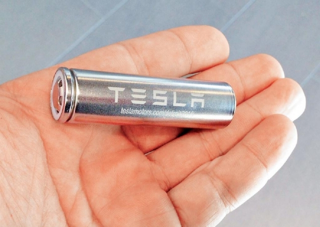 ■全球電動車龍頭特斯拉最近宣佈，旗下電動車系列（主要為Model 3）將使用磷酸鐵（LPF）鋰電池。