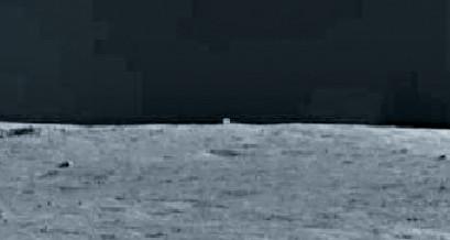 ■「玉兔二號」近日在月球的背面發現詭異的方形物體。網上圖片