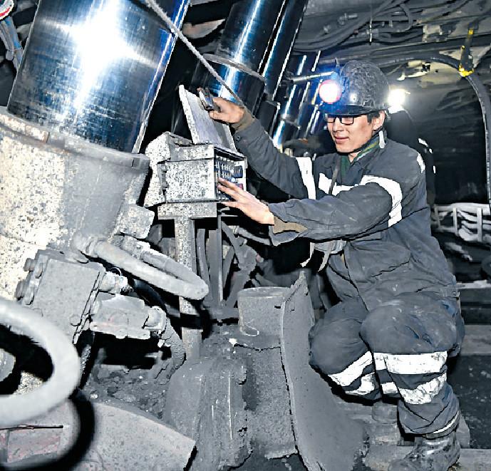 ■兗州煤業力爭每年煤炭產量達3億噸，建成8座以上千萬噸級綠色智能礦山。