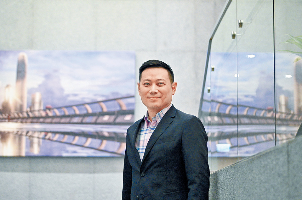 林鄭大表失望徐英偉竹篙灣隔離11高官赴大派對女賓確診恐爆疫 頭條日報