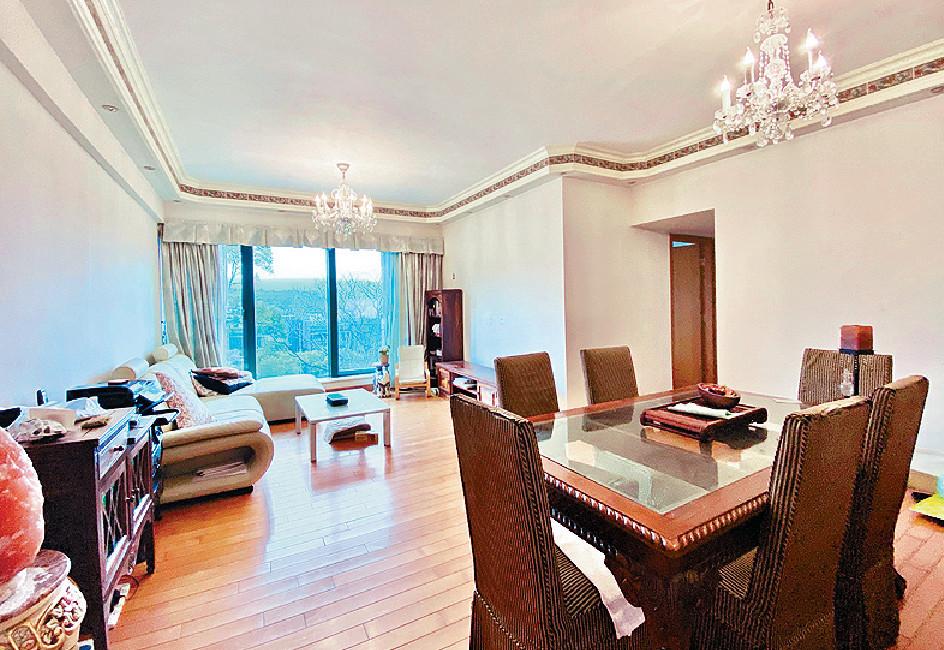 ■大埔盈峰翠邸5座D室，實用面積989方呎，最新叫價1130萬。