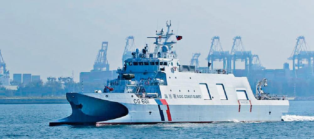 ■台灣海巡署安平艦昨晨在屏東外海，成功試射「雄風二型」反艦導彈。