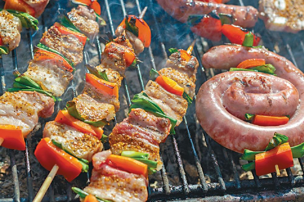 ■紅肉及加工肉類對腸胃造成不同程度的健康風險，建議少吃。