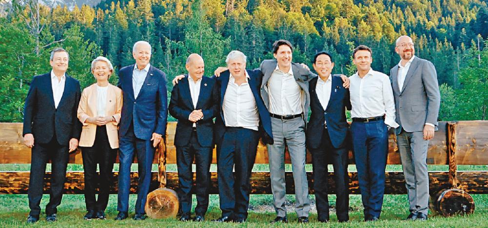 ■七國集團峰會周日起一連三日，在德國巴戈利亞洲一個小鎮舉行。七國領導人首日宣佈啟動一項「全球基礎設施和投資夥伴關係」倡議。