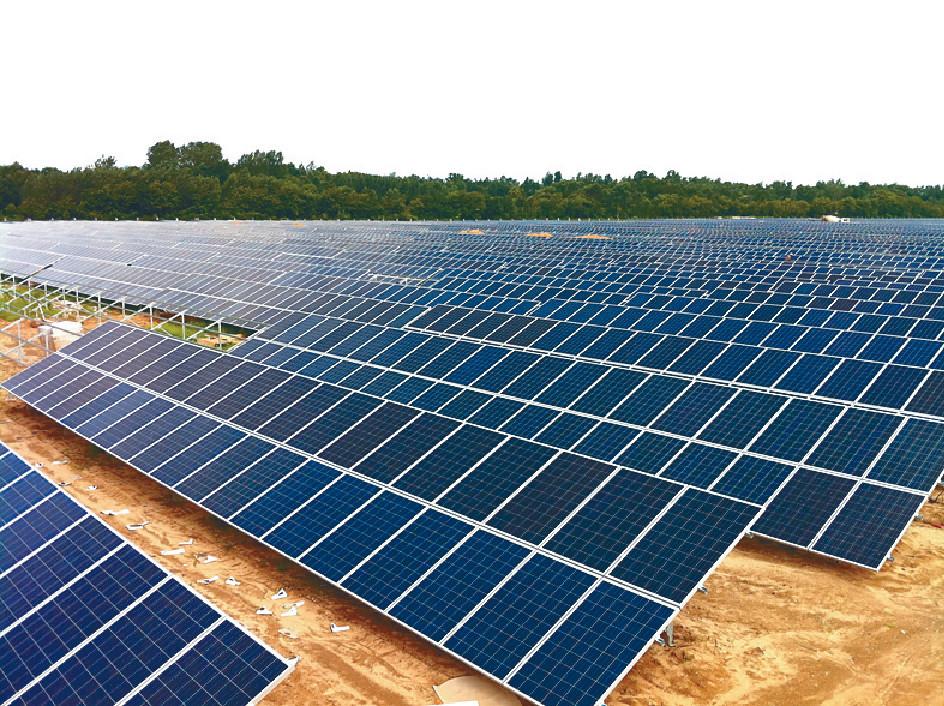 ■信義光能公佈截至6月底止中期業績，其中太陽能發電場業務收入按年增5.5%。