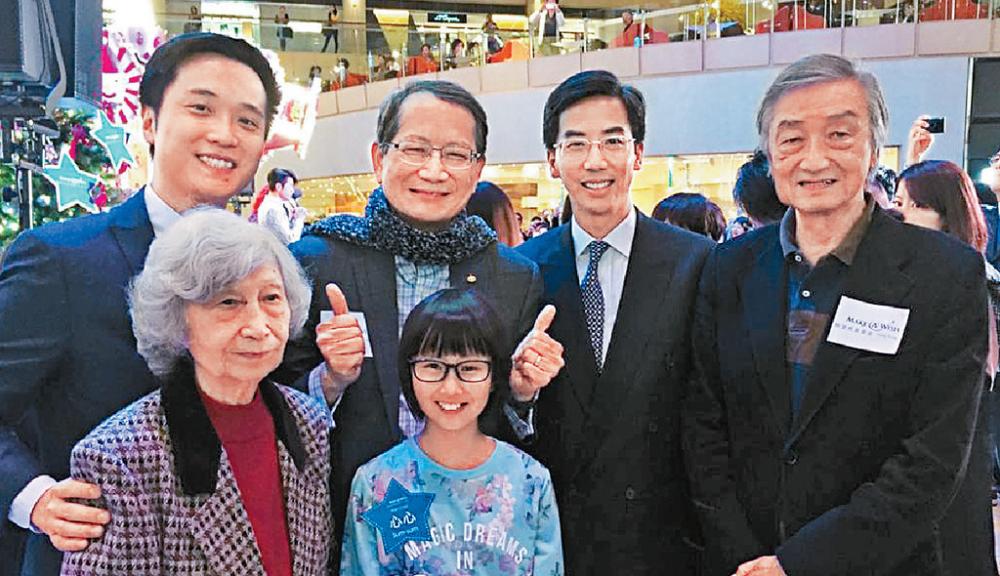 ■張正甫（右一）一直支持香港夢想成真基金的公益活動。
