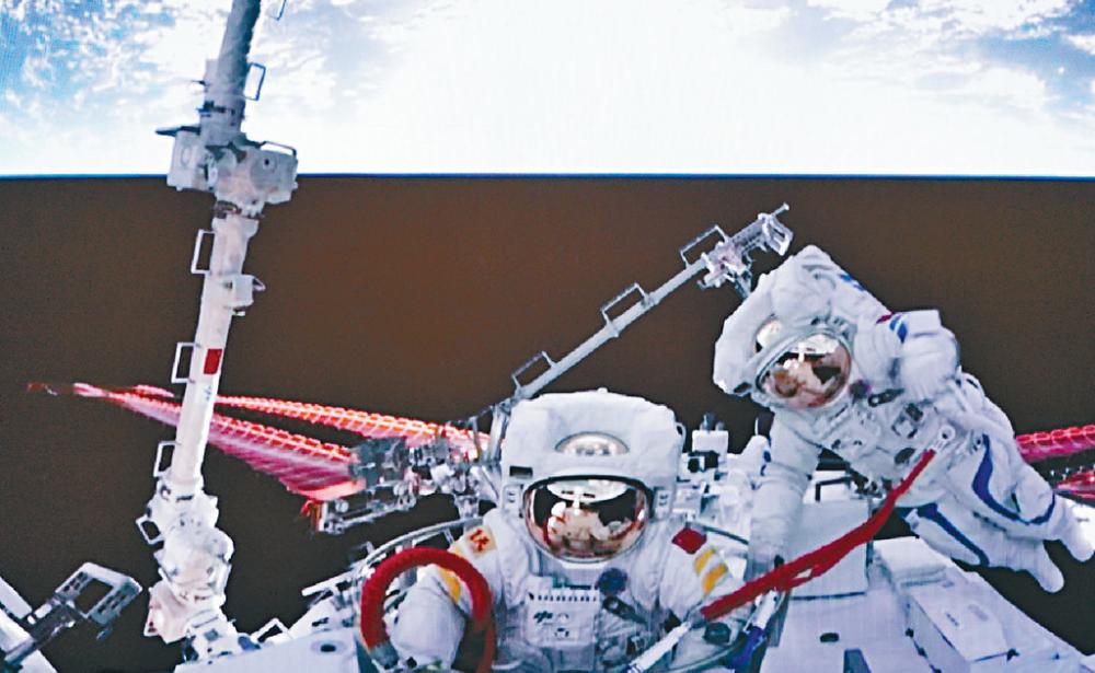■神舟十四號太空人圓滿完成首次出艙任務。新華社