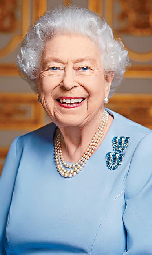 ■女皇今年五月在溫莎堡拍的照片，面露燦爛笑容。