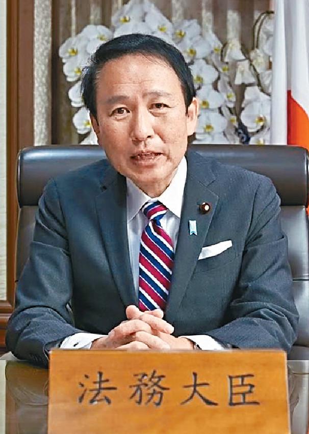 ■警官出身的葉梨康弘最後因失言而離開政治舞台，岸田文雄因是次風波，需延遲往東南亞的行程。