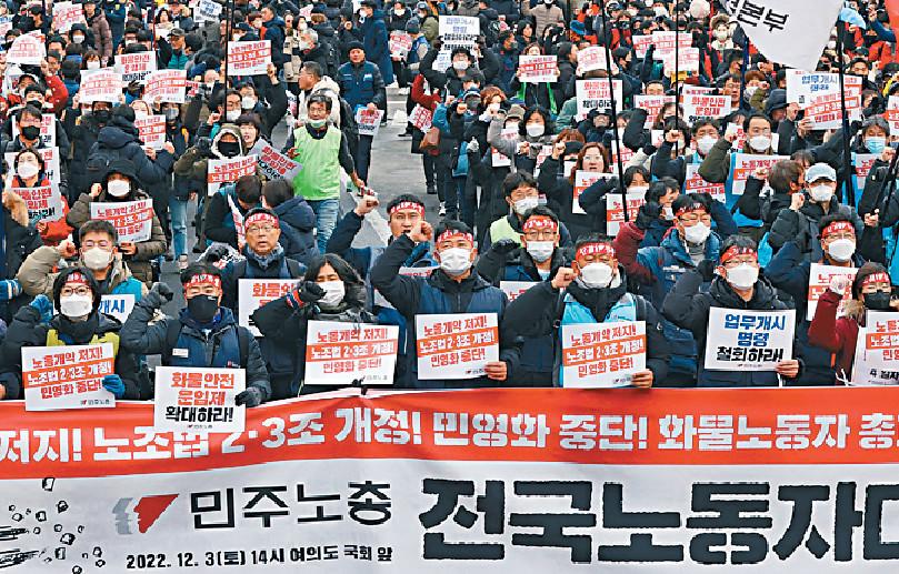 ■南韓貨車司機罷工持續近兩個星期。