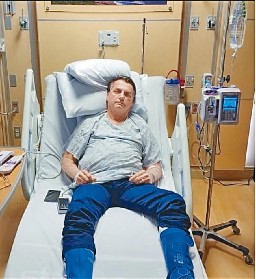 ■博索納羅上傳照片顯示，其正躺在美國佛州一所醫院病牀。
