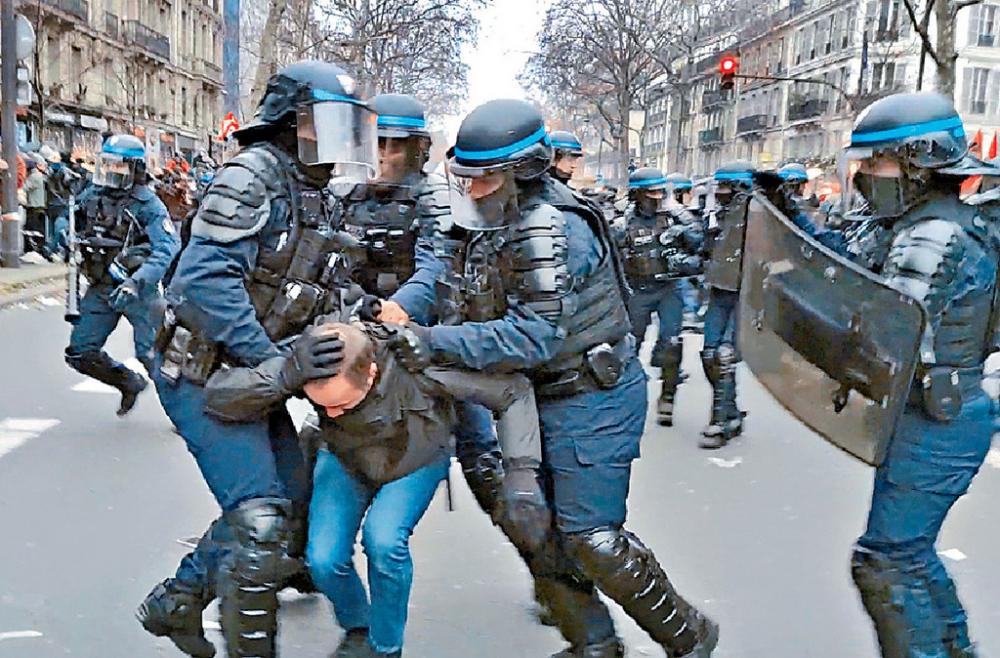 ■巴黎工人示威，一度爆發警民衝突。
