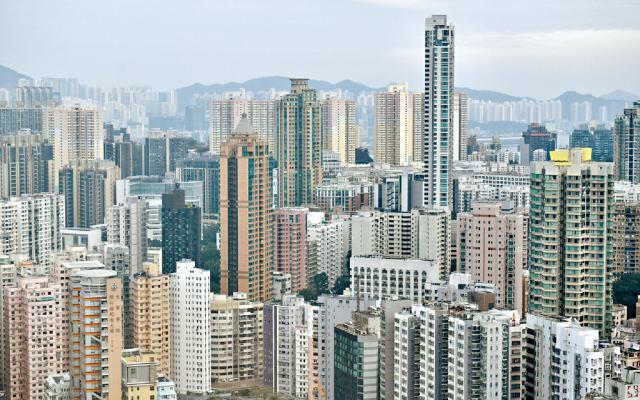 物業代理:樓市已見底 樓價去年跌15% 港島500萬上車